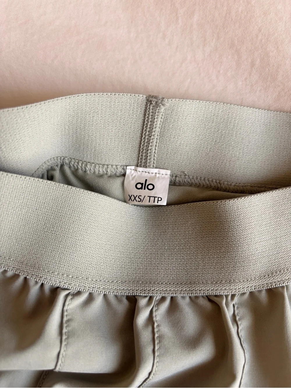 Alo Women’s Light Green Pleated Active Skort